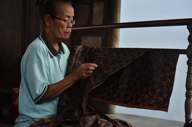 Proses Pembuatan Batik Serta Sejarahnya | kreatif